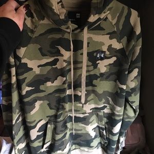 Camo under armour hoodie